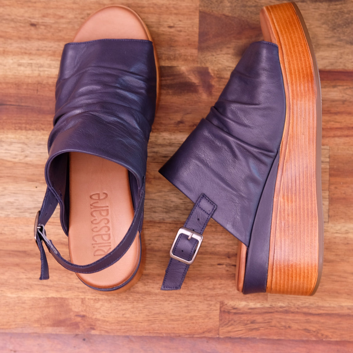 Rilassare - Dallas - Women's Rouched Leather Sandal