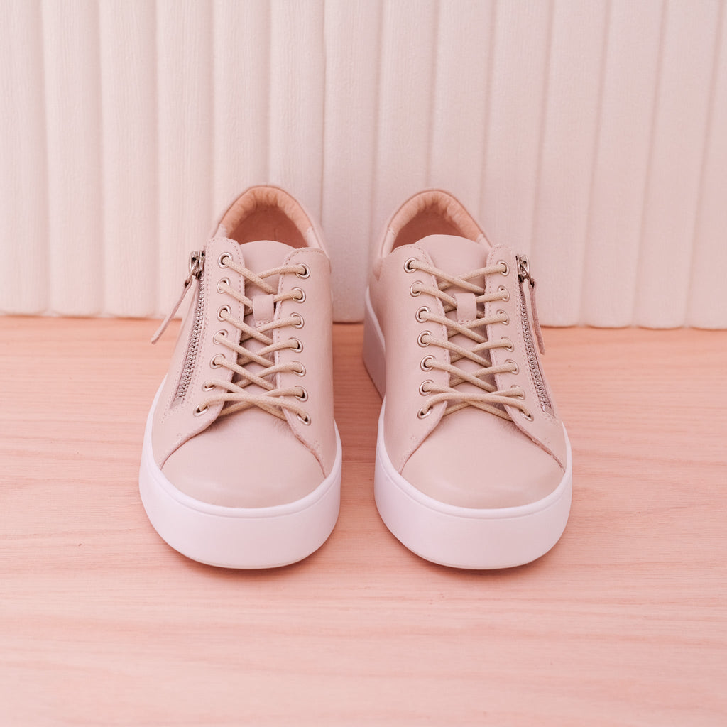 Django & Juliette - Laila - Women's Leather Sneaker