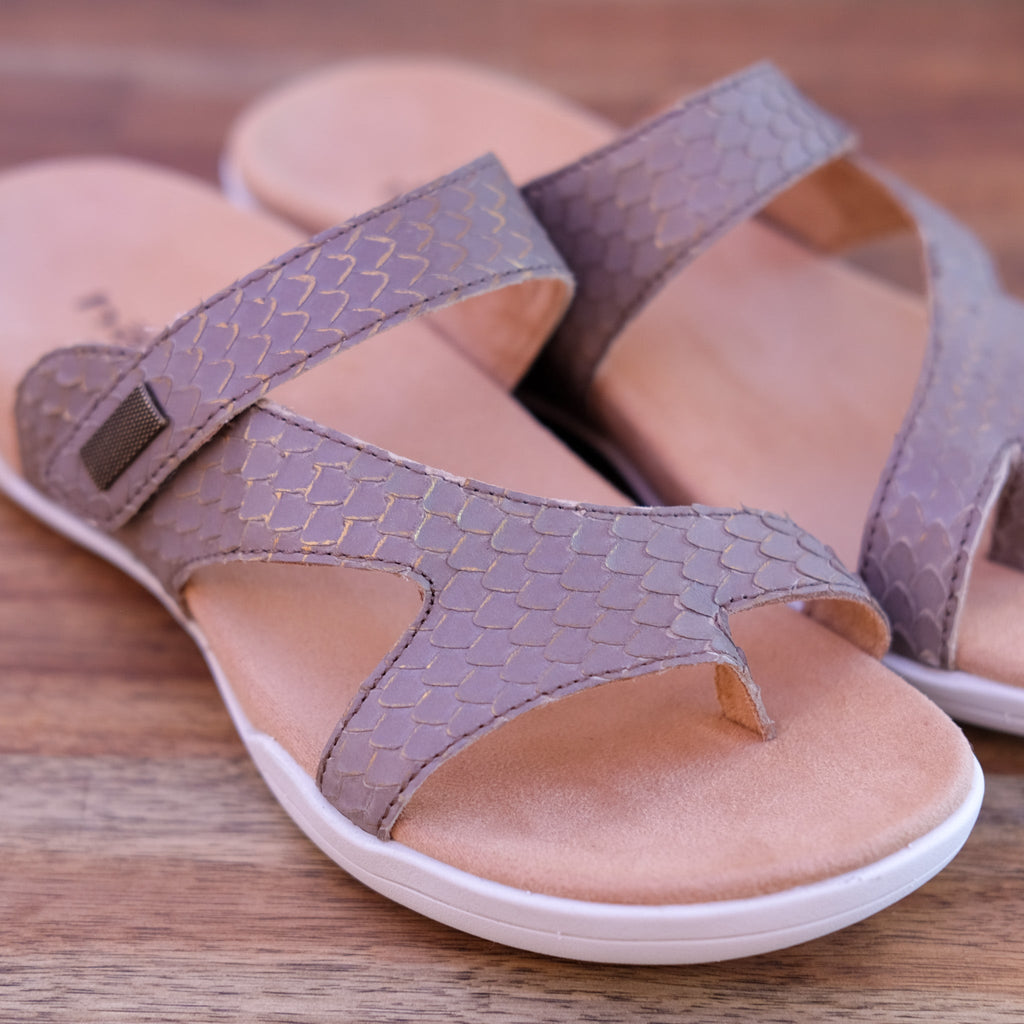 Hälsa - Darline - Women's Leather Sporty Slides