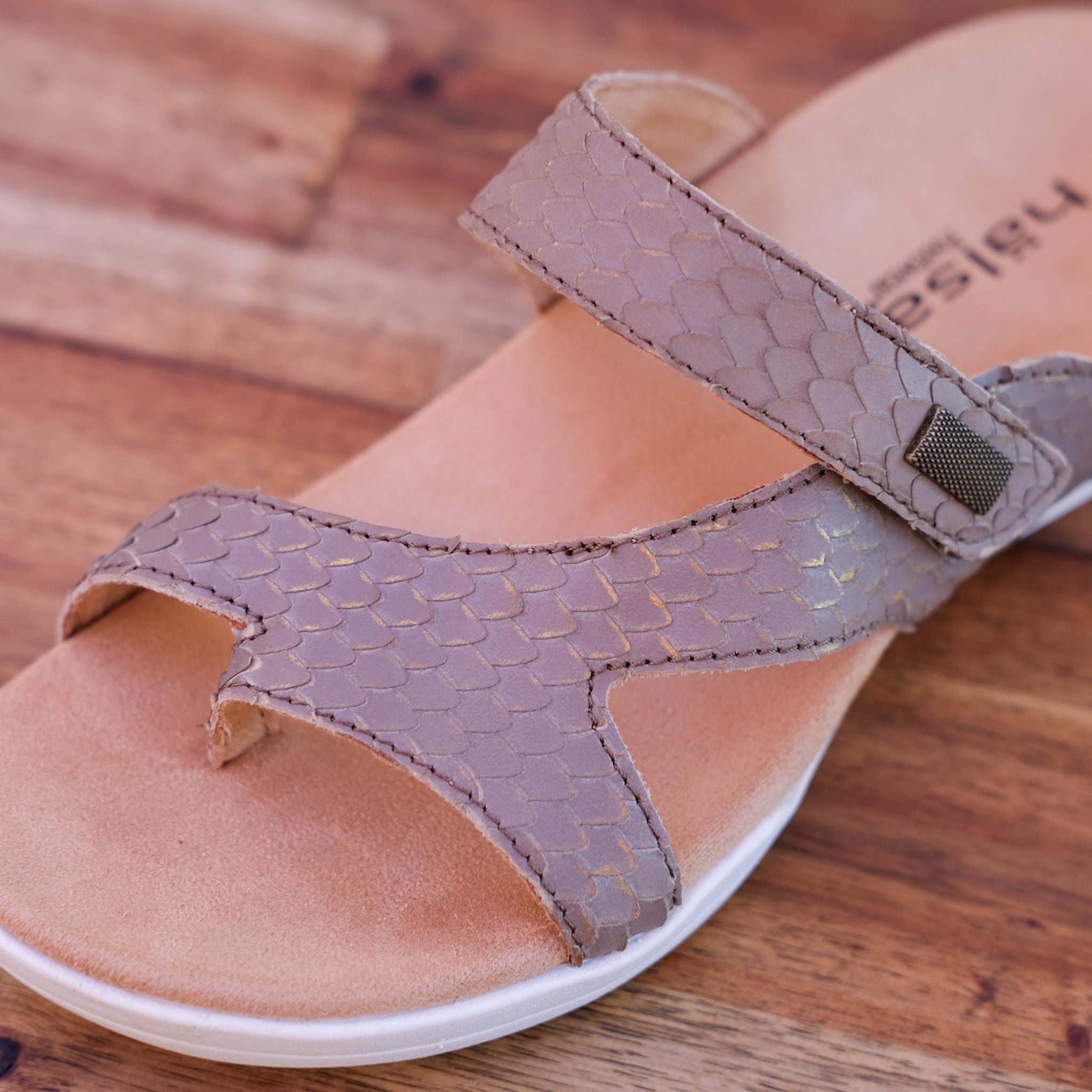 Hälsa - Darline - Women's Leather Sporty Slides