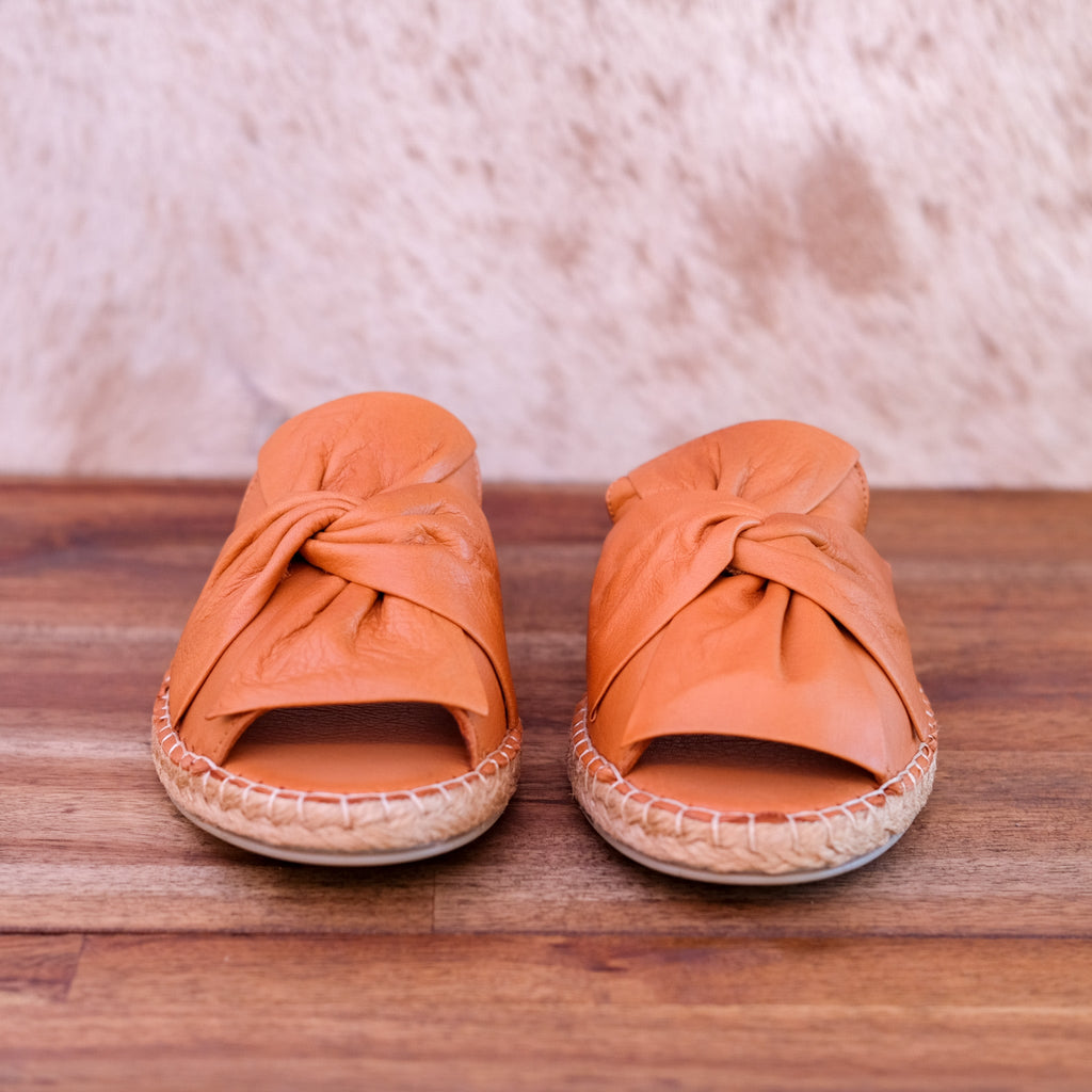 Bueno - Kalmia - Women’s Leather Slide Sandal