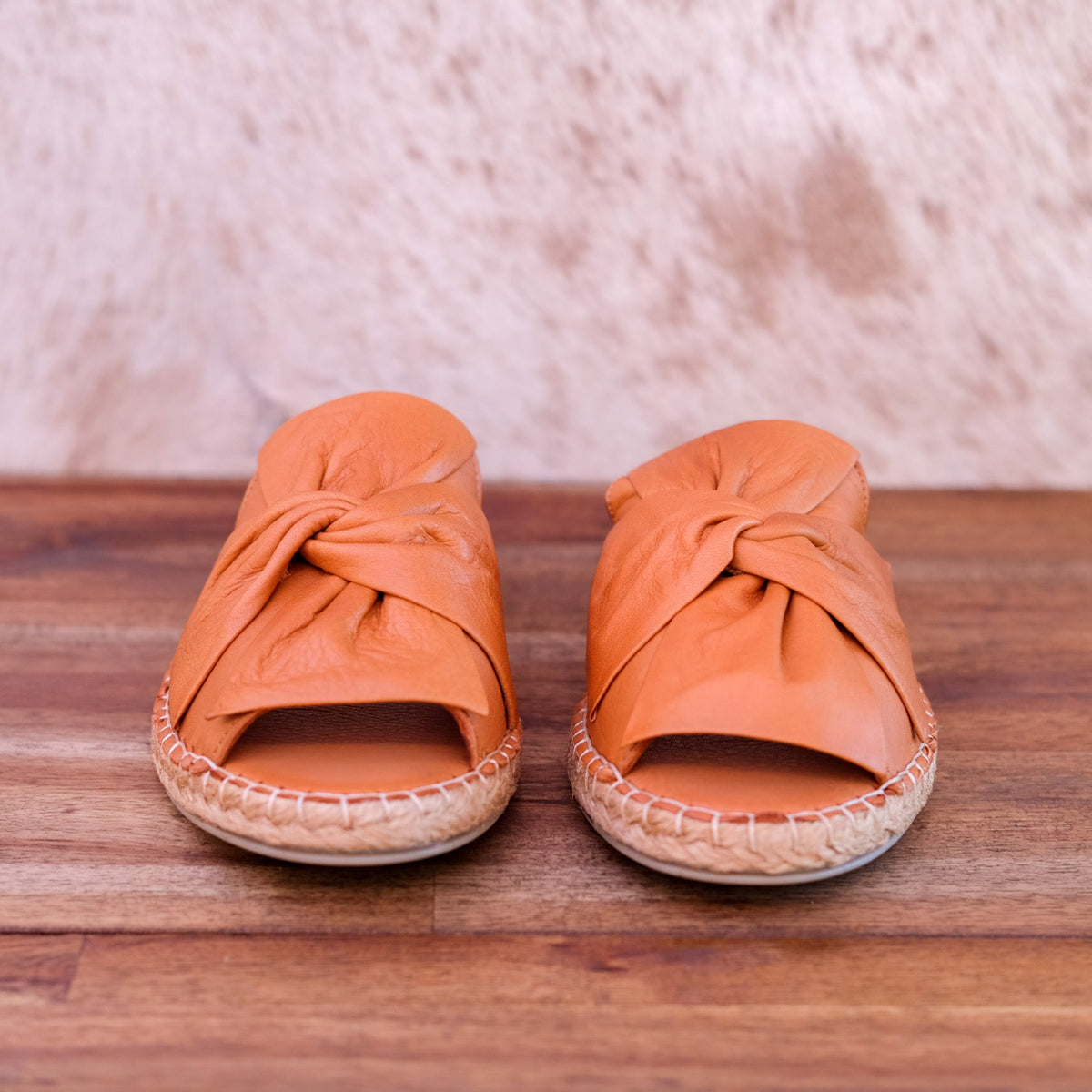 Bueno - Kalmia - Women’s Leather Slide Sandal