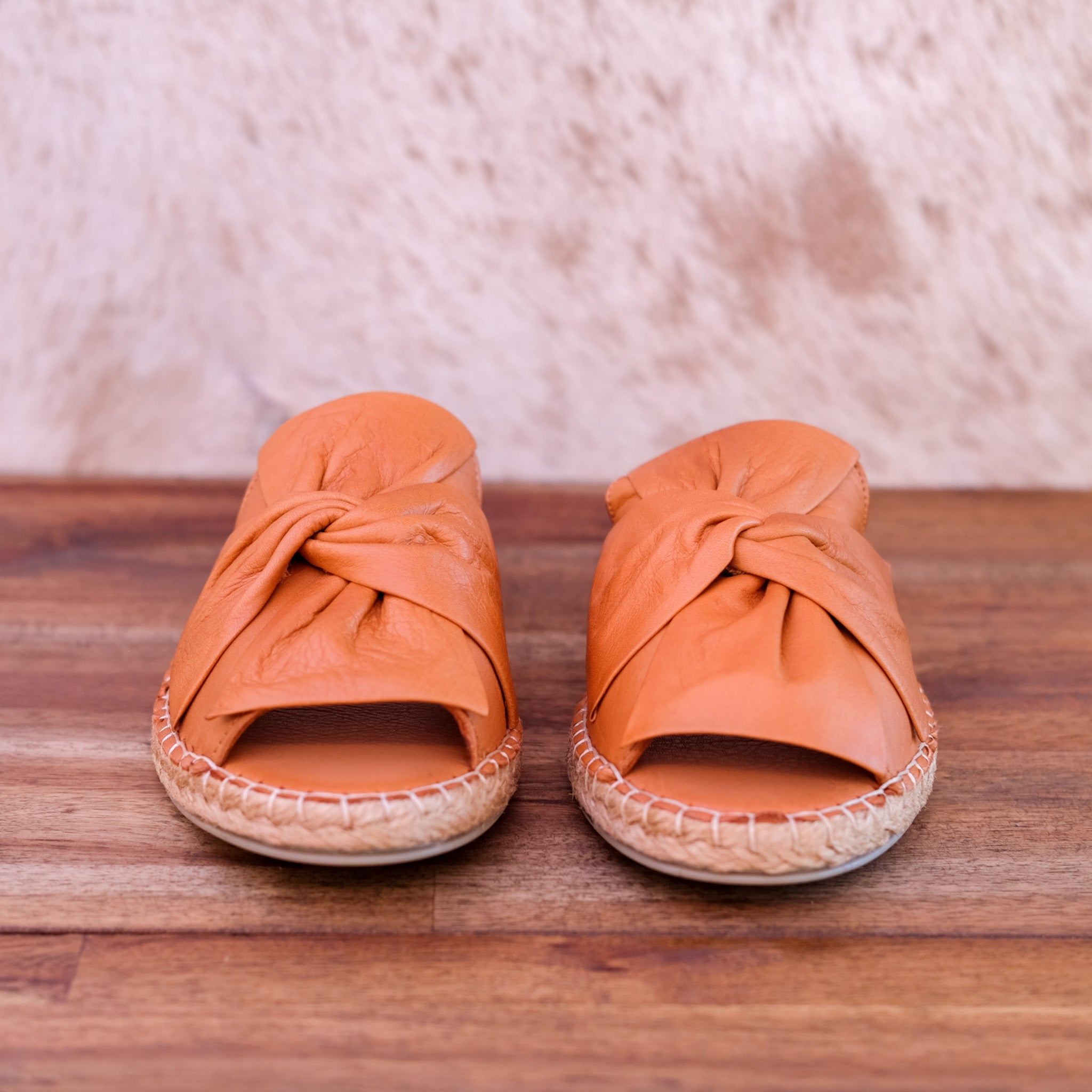 Bueno - Kalmia - Women’s Leather Slide Sandal