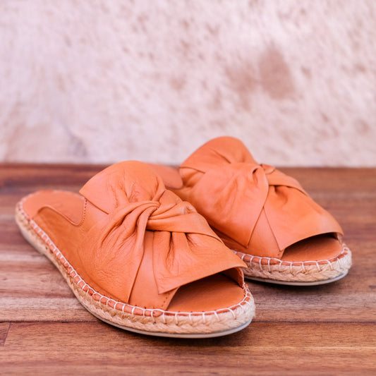 Bueno - Kalmia - Women’s Leather Slide Sandal