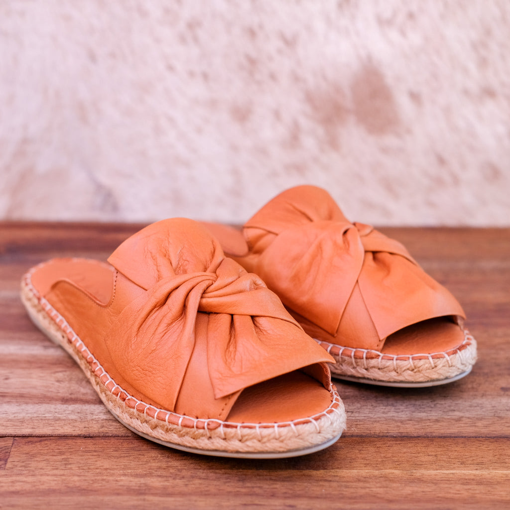 Bueno - Kalmia - Women’s Leather Slide Sandal