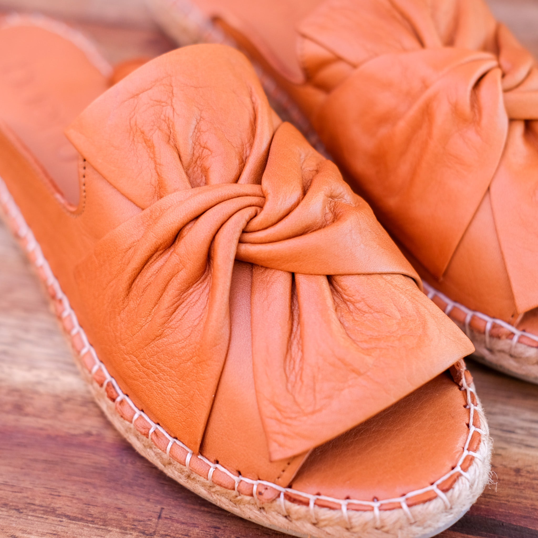 Bueno - Kalmia - Women’s Leather Slide Sandal