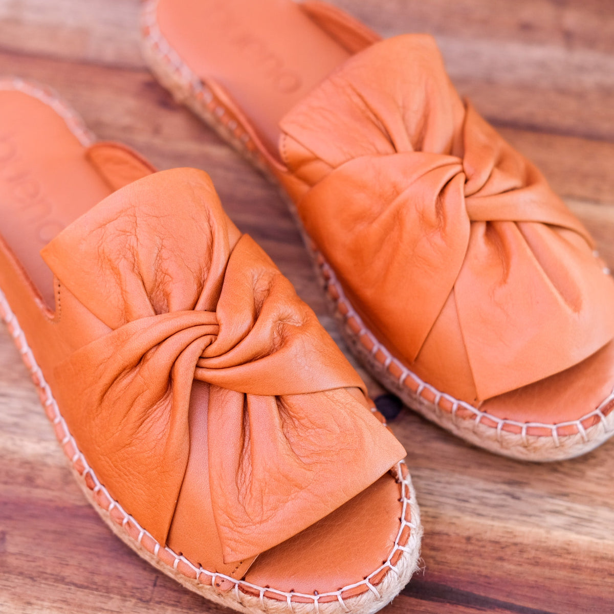 Bueno - Kalmia - Women’s Leather Slide Sandal