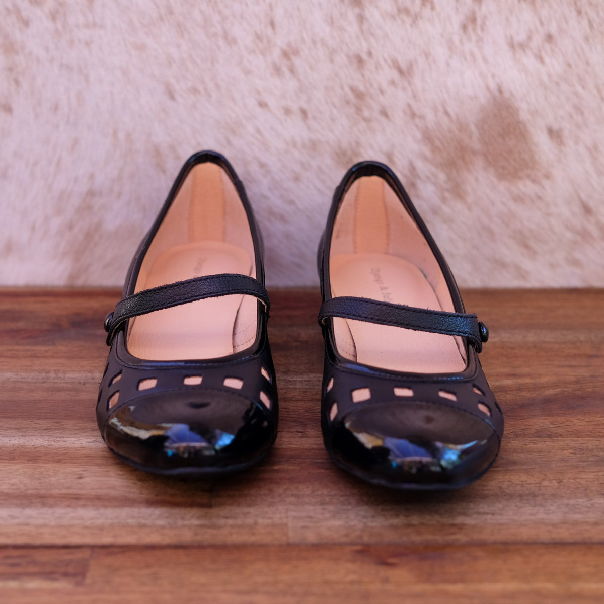 Django & Juliette - Exxot - Women's Mary-Jane Flat Dress Shoe
