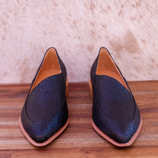 Django & Juliette - Elizas - Women’s Asymmetric Raffia Loafer