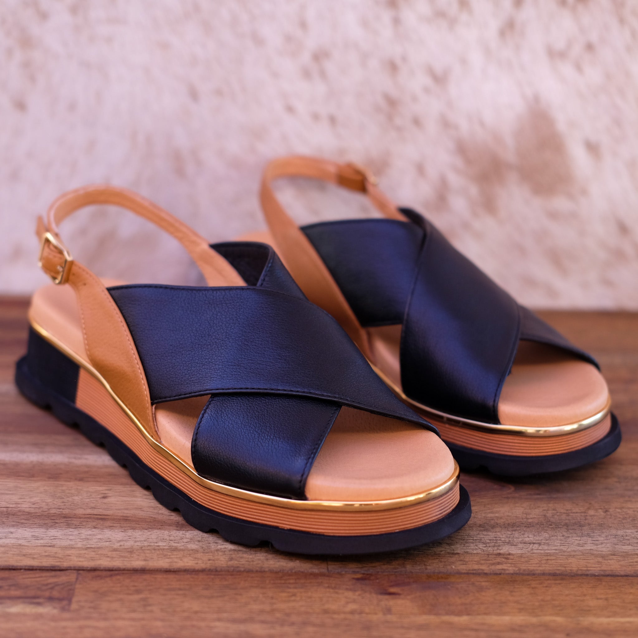 Django & Juliette - Crissys - Women’s Chunky Two-Tone Sandal