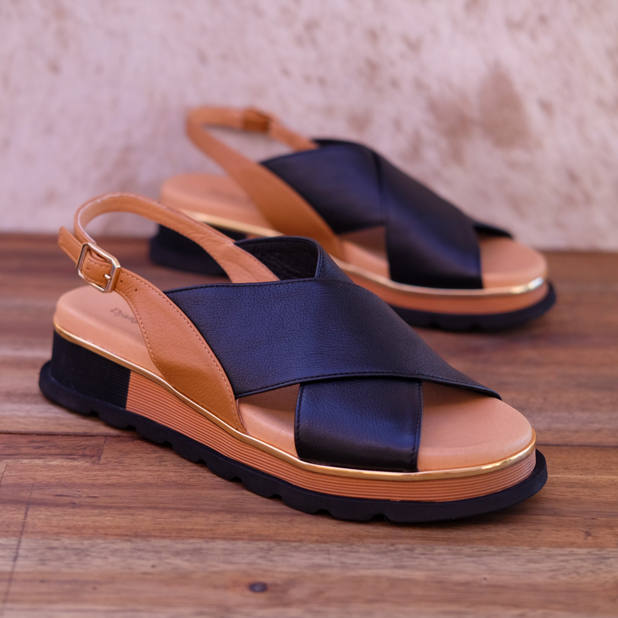 Django & Juliette - Crissys - Women’s Chunky Two-Tone Sandal