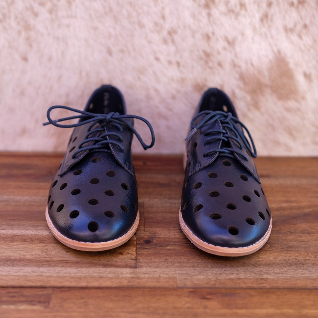 Django & Juliette - Aksel - Women’s Lace-up Flat Shoe