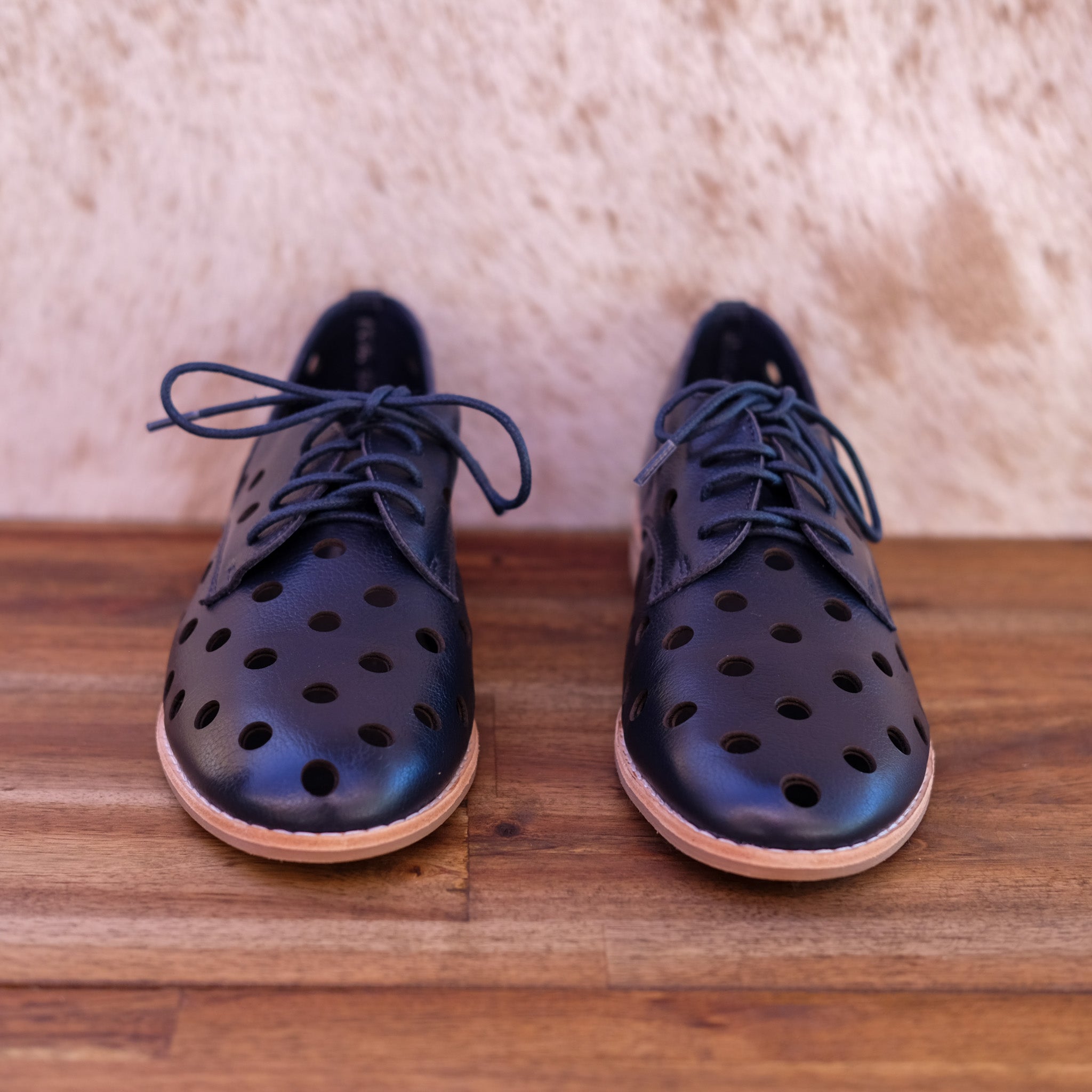 Django & Juliette - Aksel - Women’s Lace-up Flat Shoe