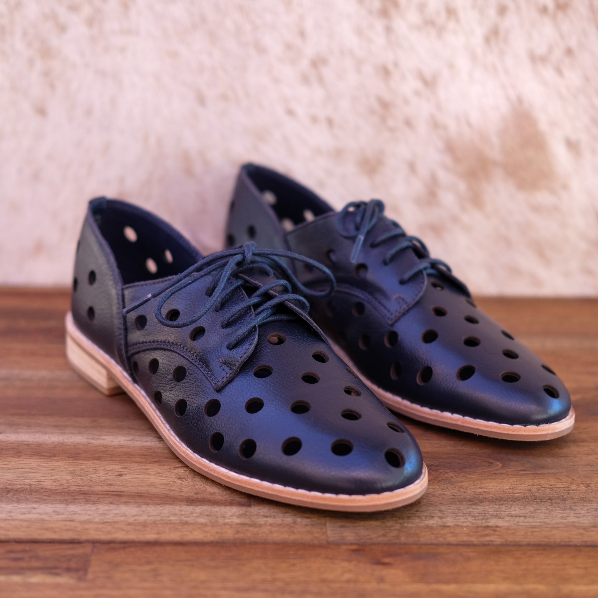 Django & Juliette - Aksel - Women’s Lace-up Flat Shoe