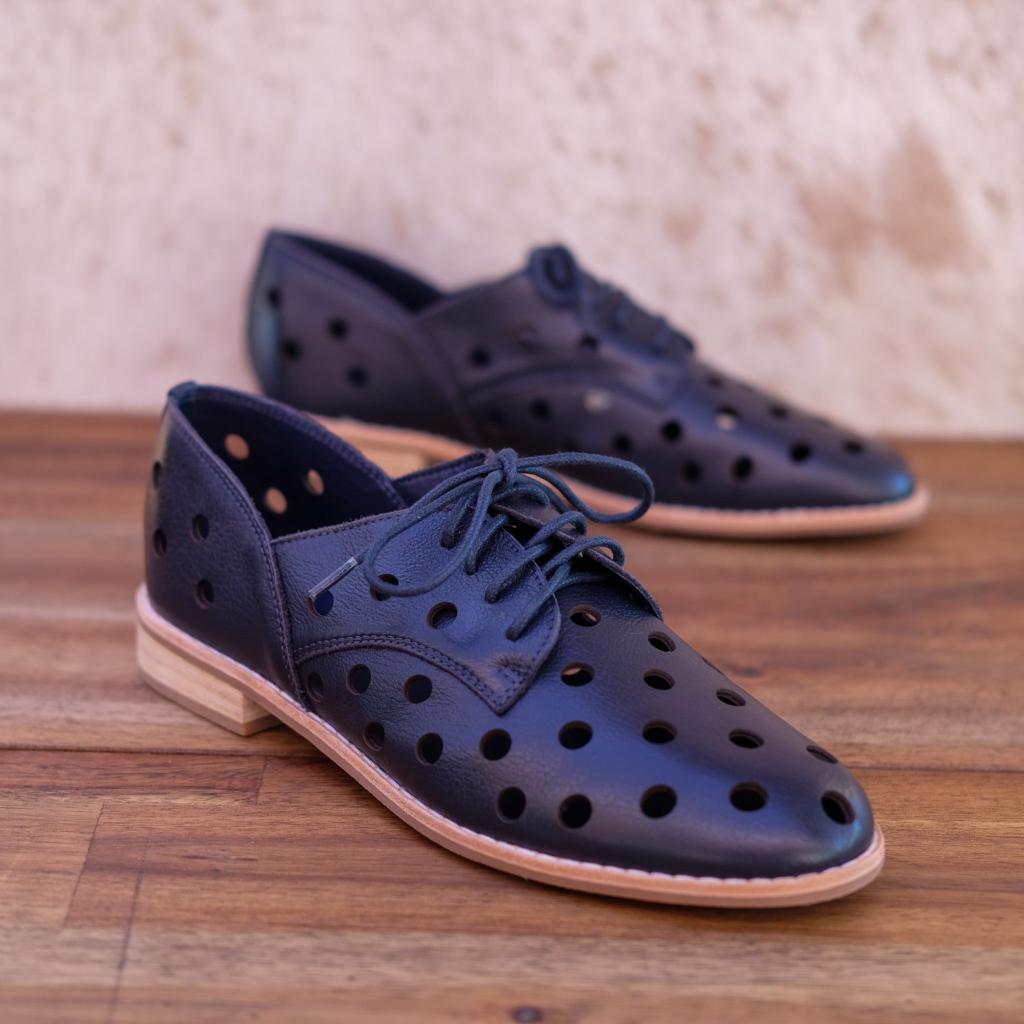 Django & Juliette - Aksel - Women’s Lace-up Flat Shoe