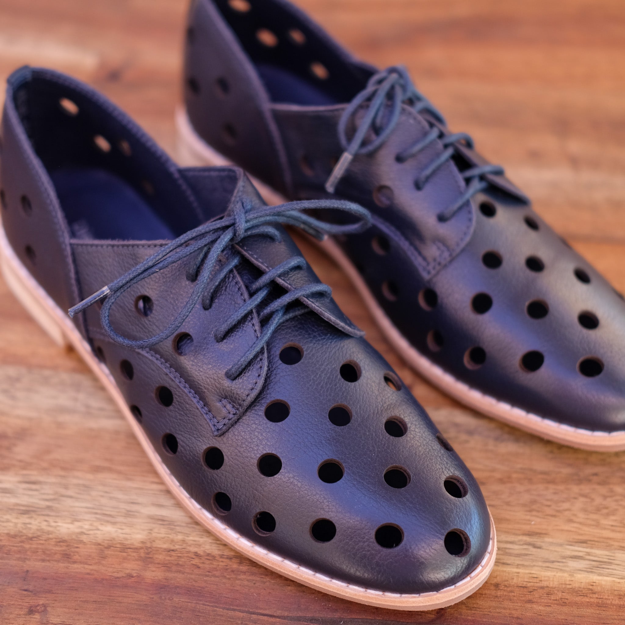 Django & Juliette - Aksel - Women’s Lace-up Flat Shoe