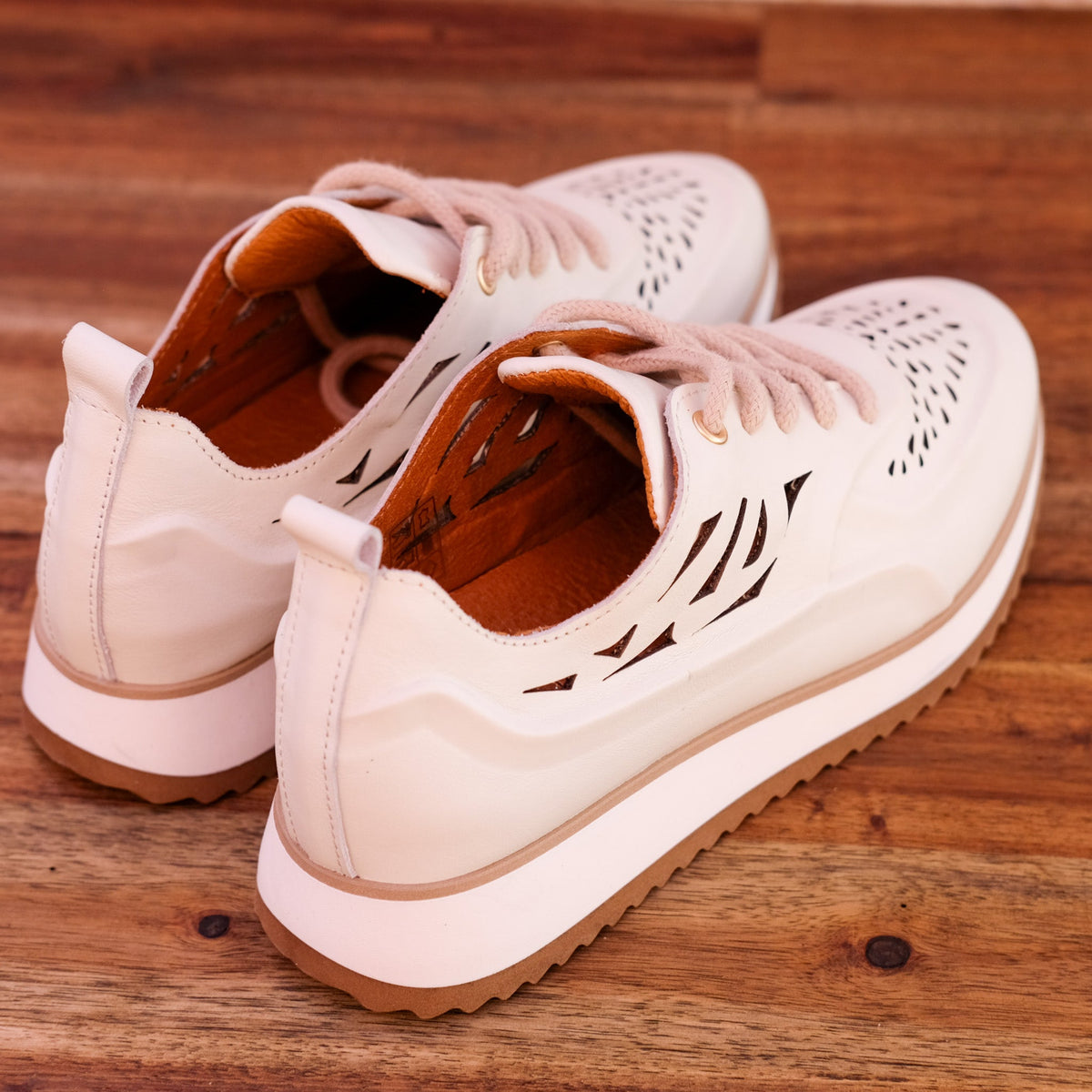 Via Nova - Ezra - Women’s Leather Laser Cut Sneaker