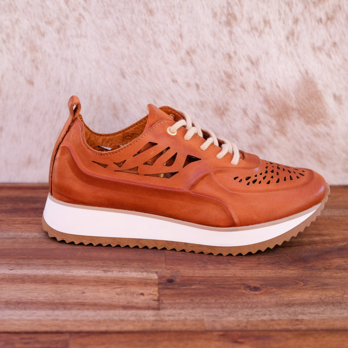 Via Nova - Ezra - Women’s Leather Laser Cut Sneaker