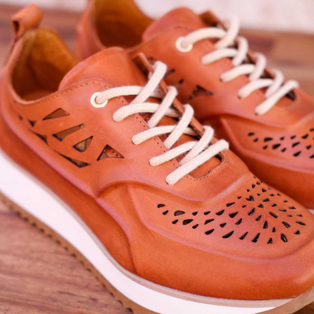 Via Nova - Ezra - Women’s Leather Laser Cut Sneaker