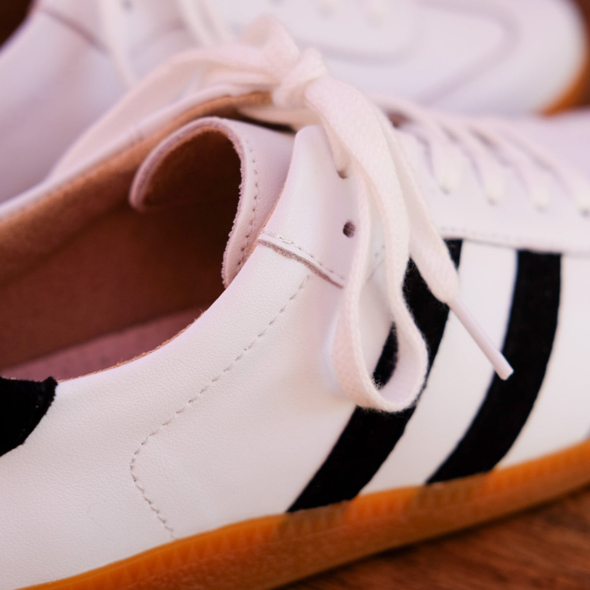 Via Nova - Faith - Women's Leather and Suede Sneaker