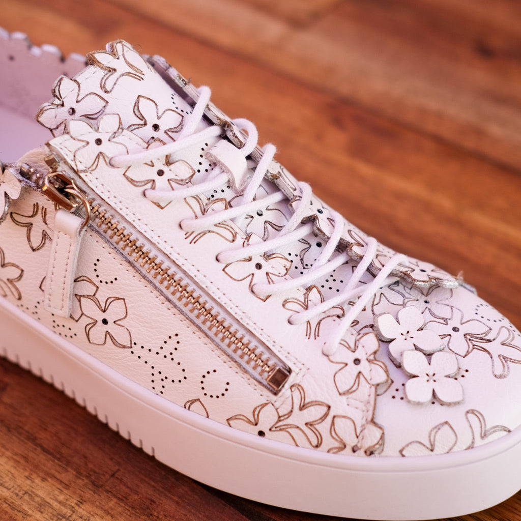 Django & Juliette - Leere - Women’s Appliqué Leather Sneaker