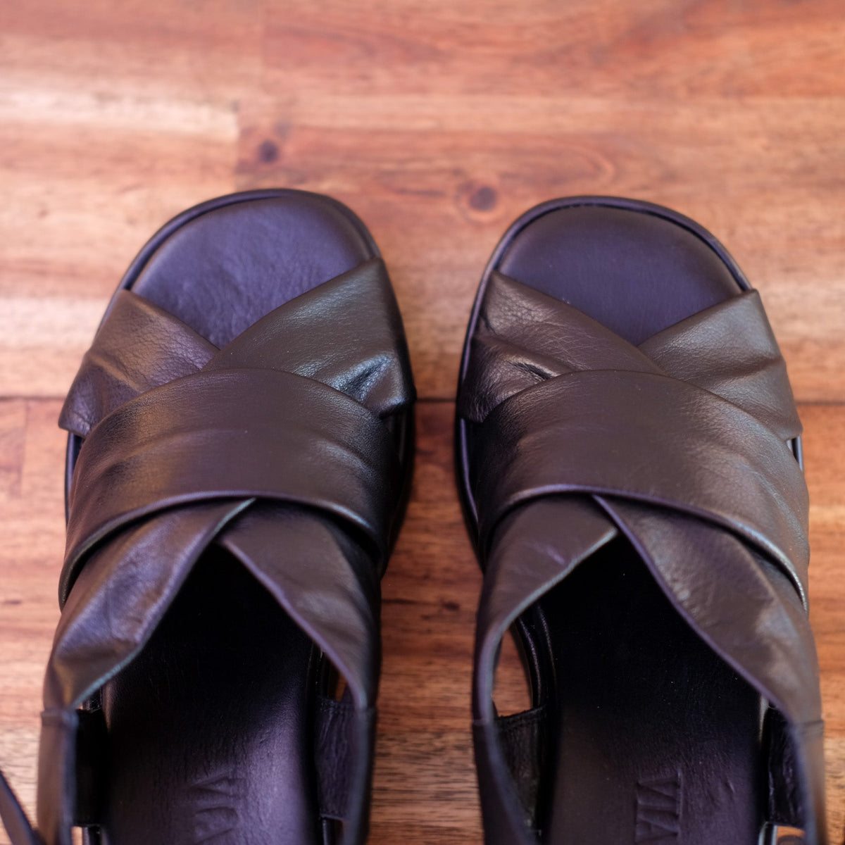Via Nova - Elk - Women’s Leather Sling Back Wedge