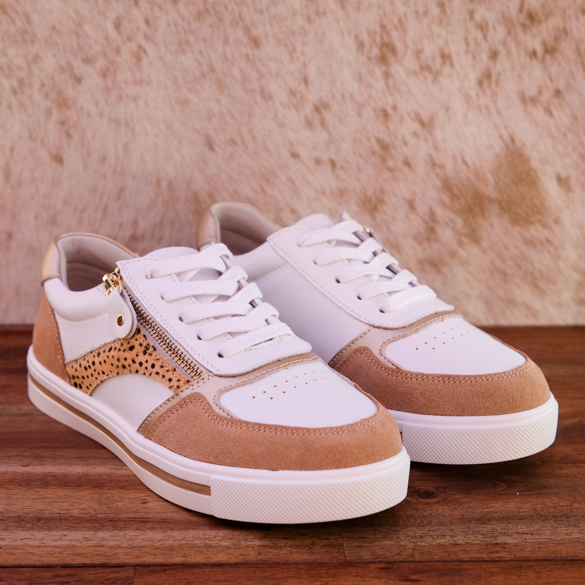 Bay Lane - Noosa - Women’s Leather and Suede Sneaker