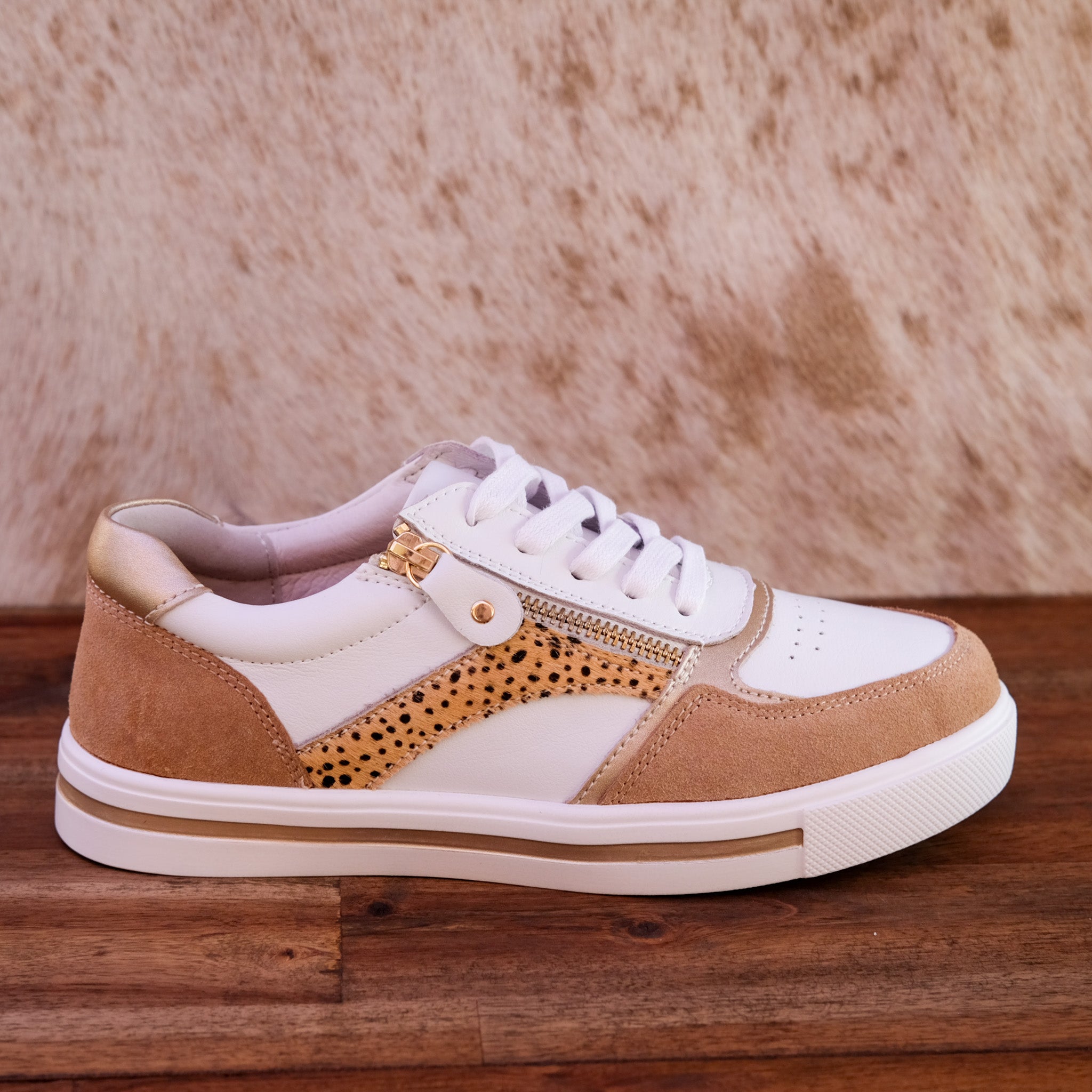Bay Lane - Noosa - Women’s Leather and Suede Sneaker