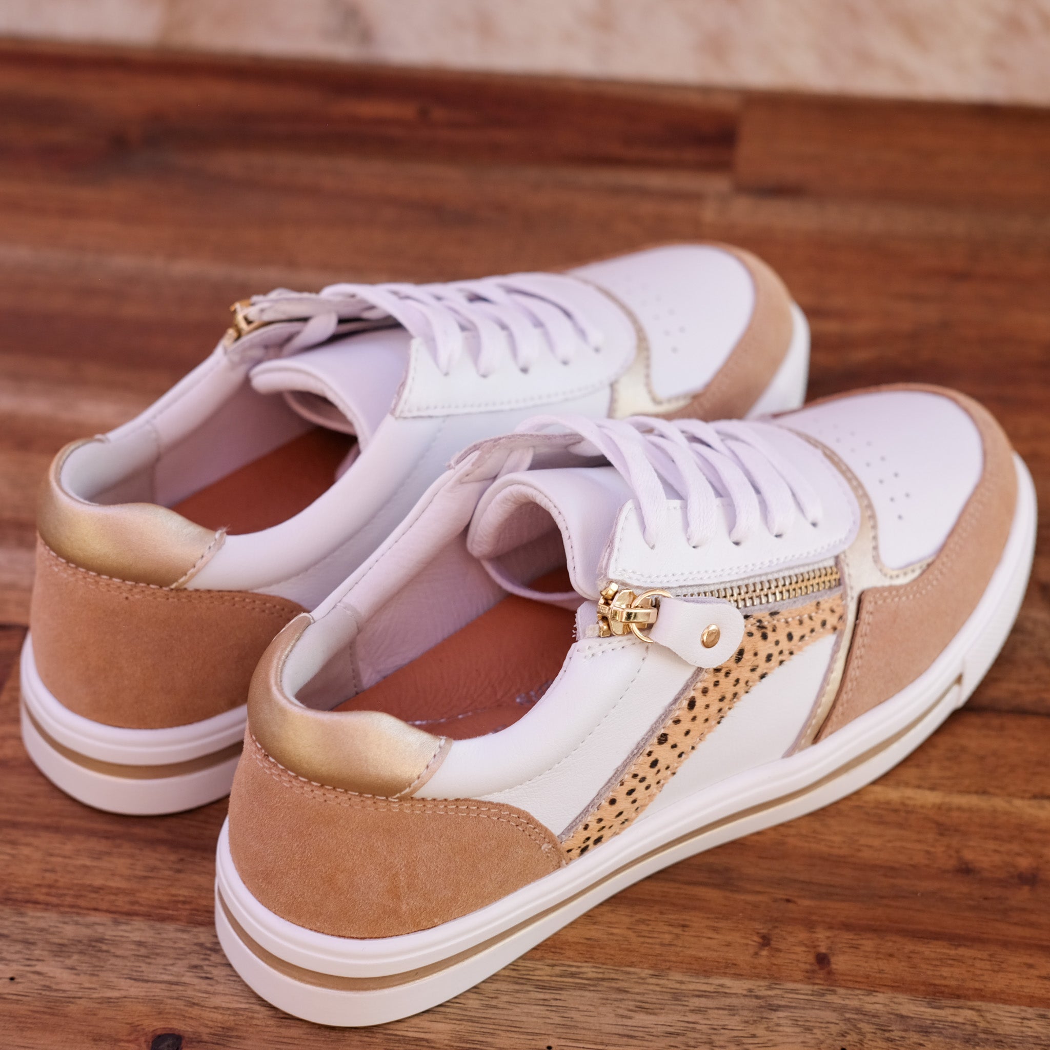 Bay Lane - Noosa - Women’s Leather and Suede Sneaker