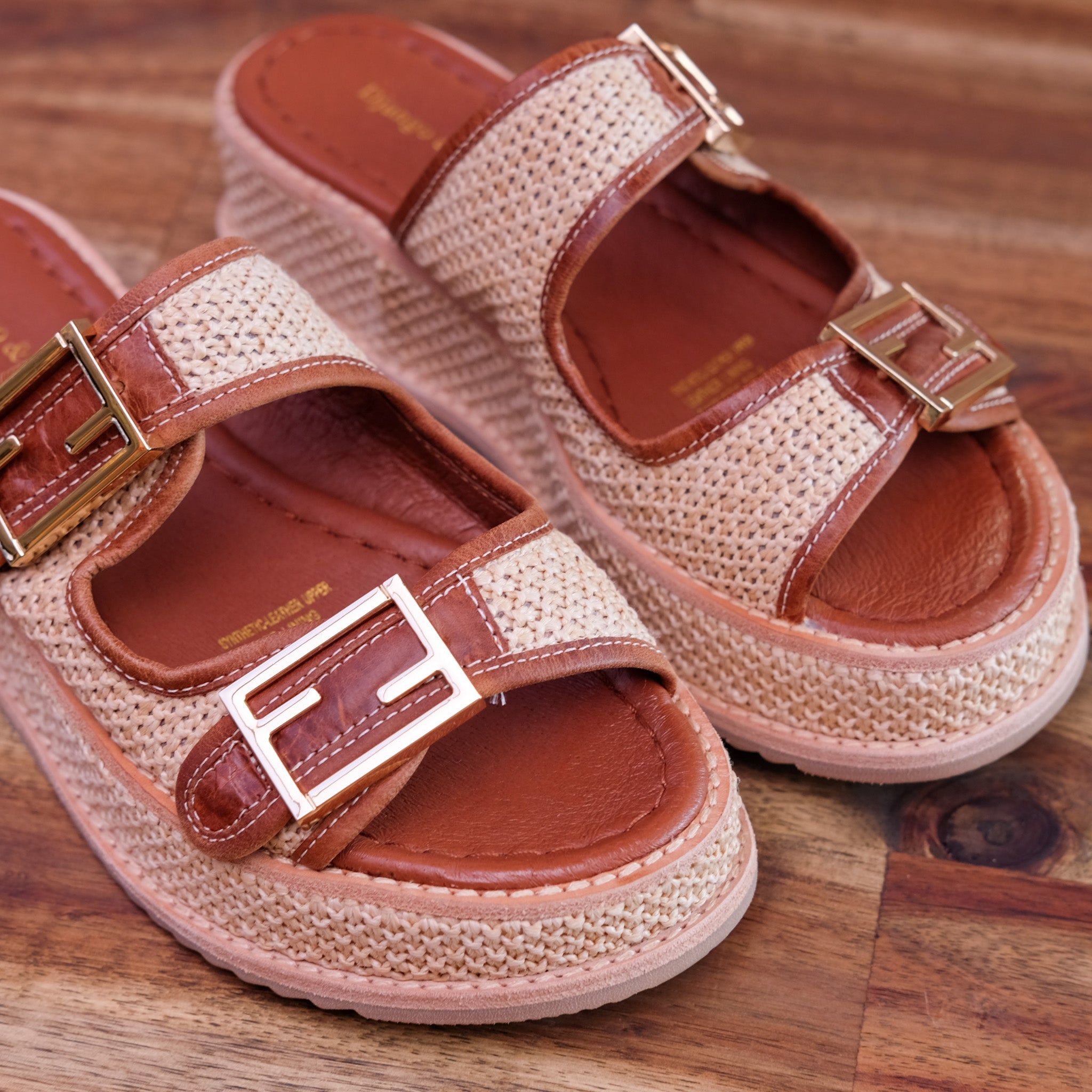 Django & Juliette - Vexta - Women’s Choc Woven Leather Slide