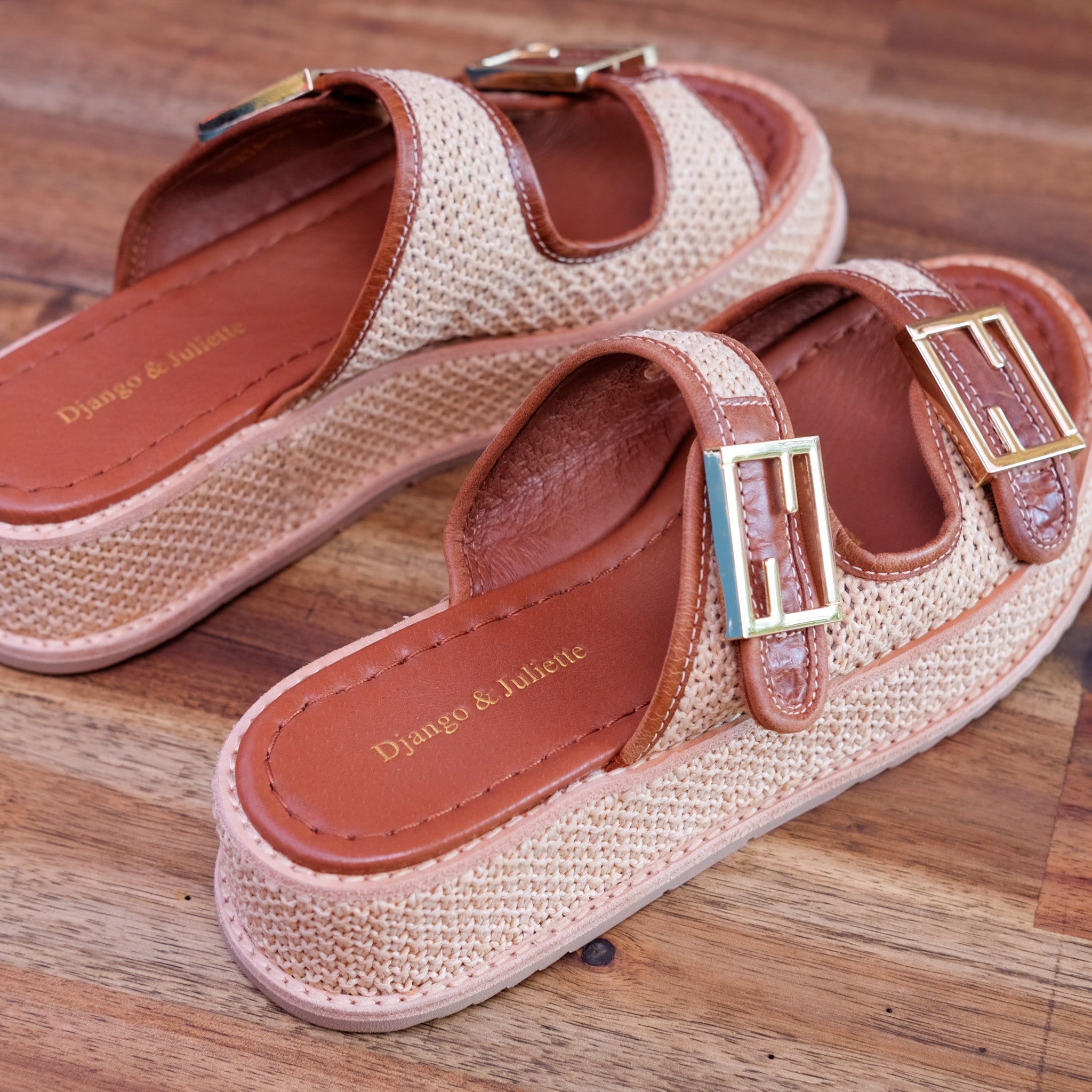 Django & Juliette - Vexta - Women’s Choc Woven Leather Slide