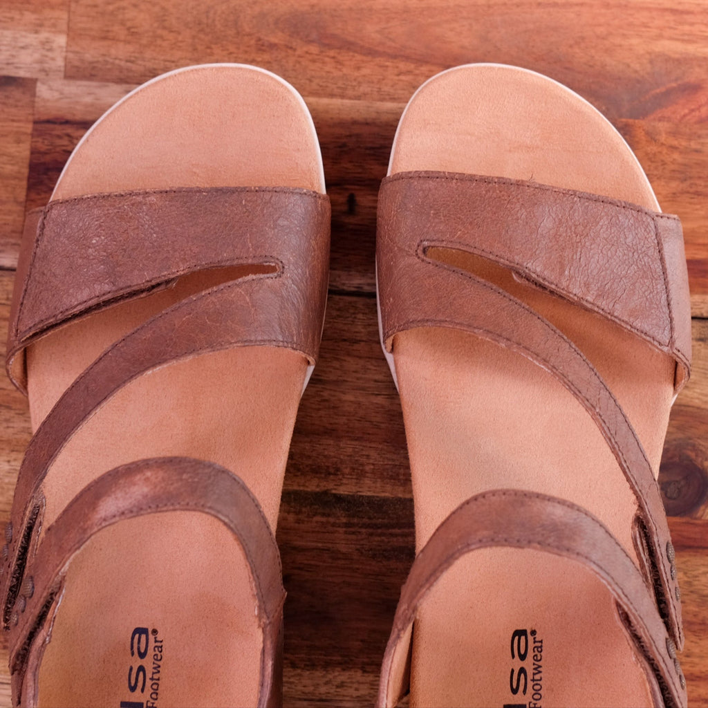 Hälsa - Denia - Women’s Flat Leather Sandals