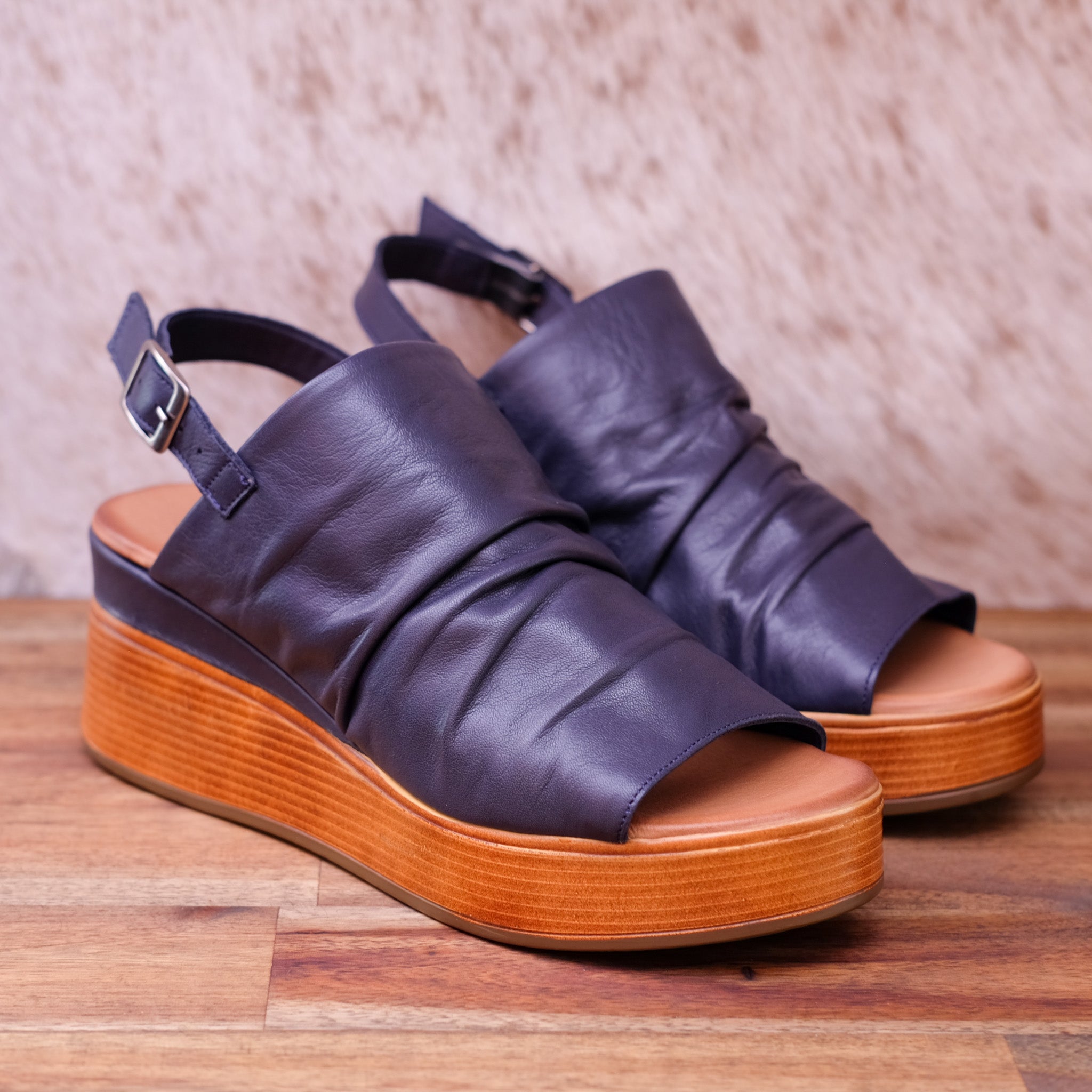 Rilassare - Dallas - Women's Rouched Leather Sandal