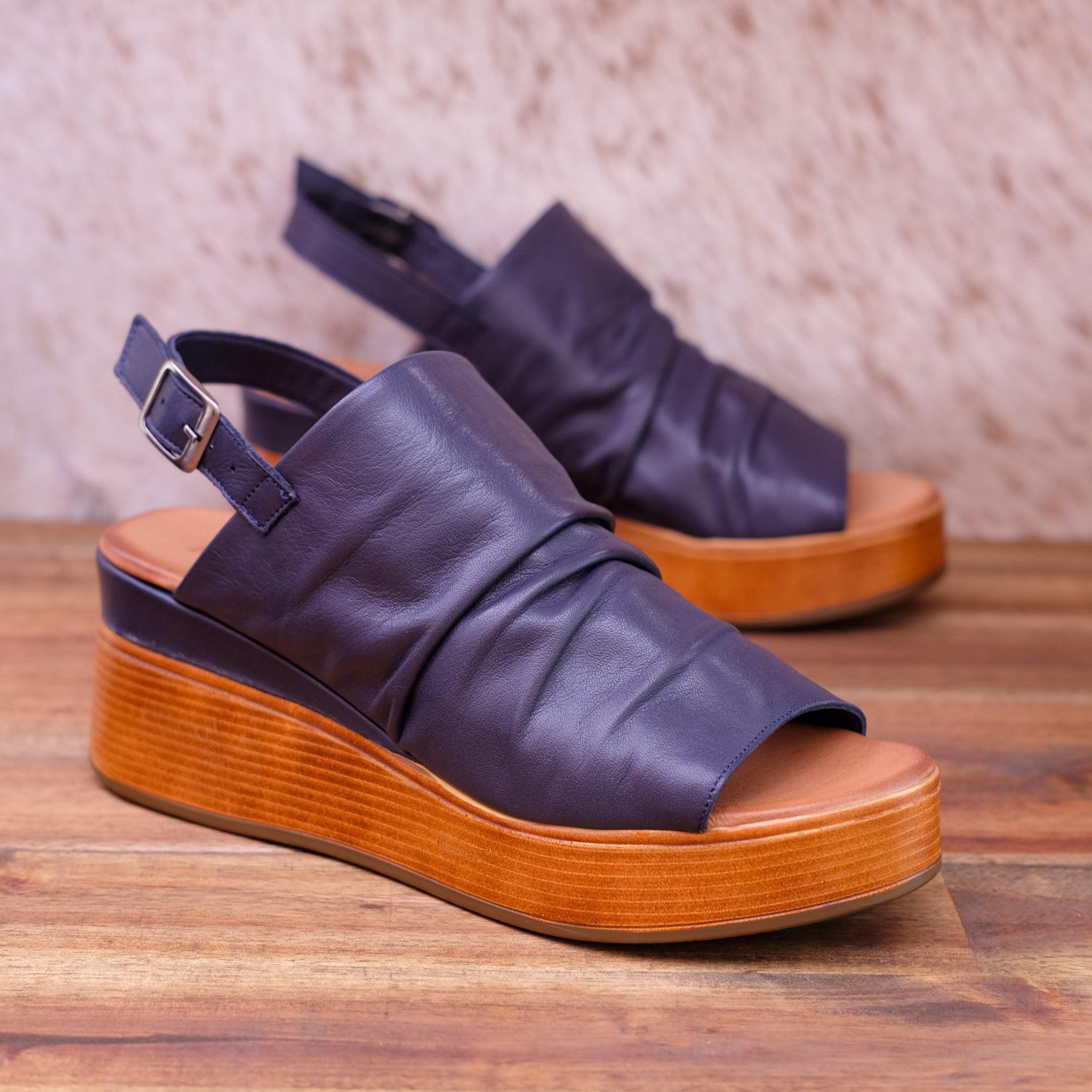 Rilassare - Dallas - Women's Rouched Leather Sandal