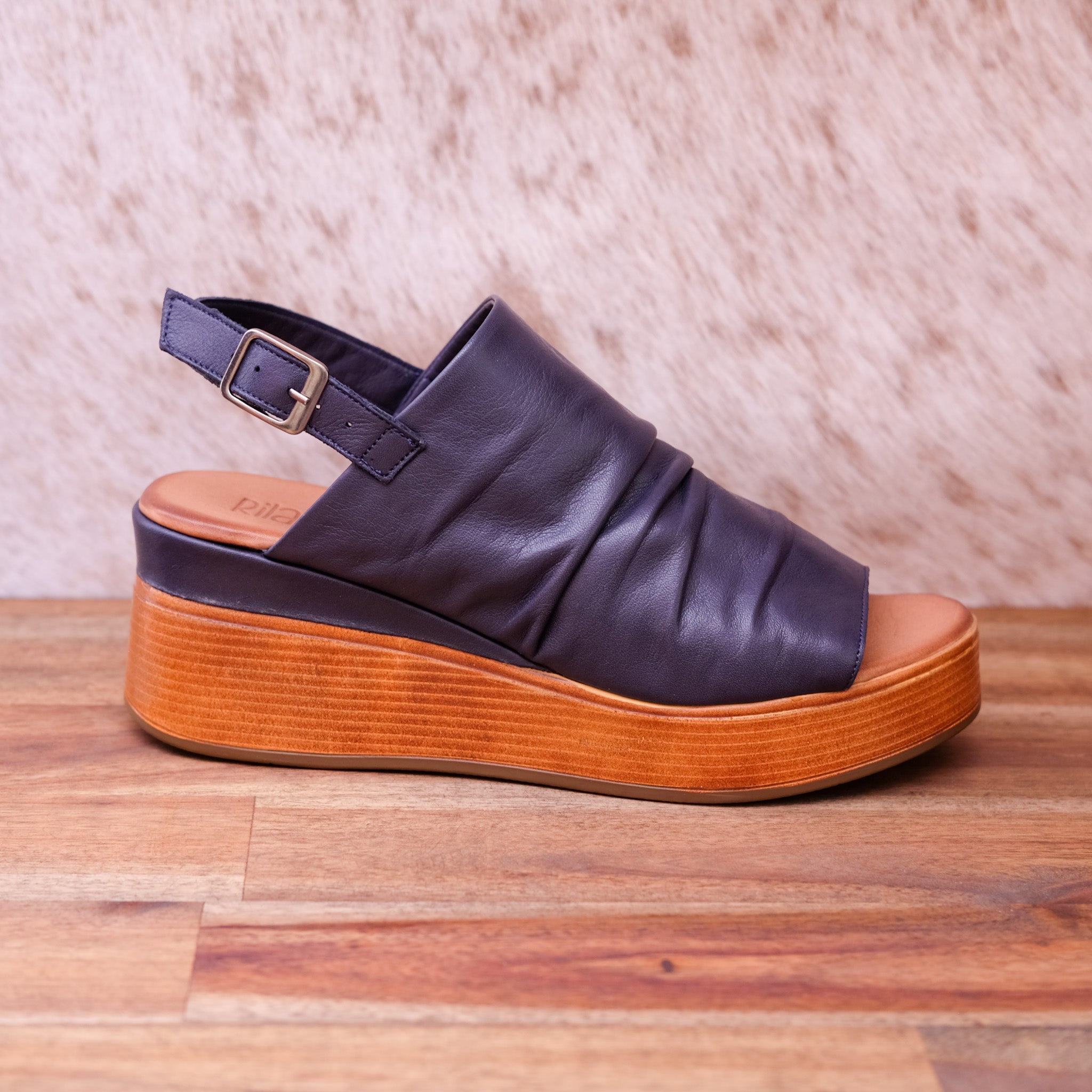 Rilassare - Dallas - Women's Rouched Leather Sandal