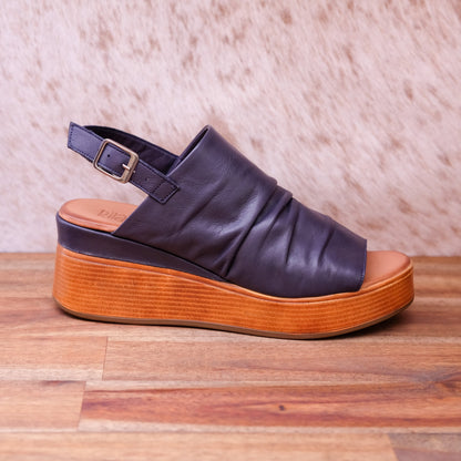 Rilassare - Dallas - Women's Rouched Leather Sandal