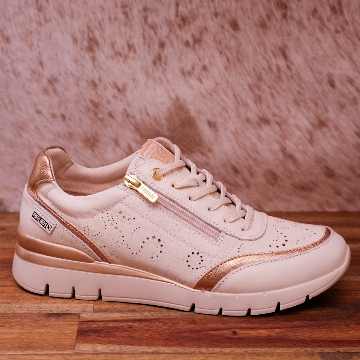 Pikolinos - Cantabria - Women’s Punched Leather Sneaker