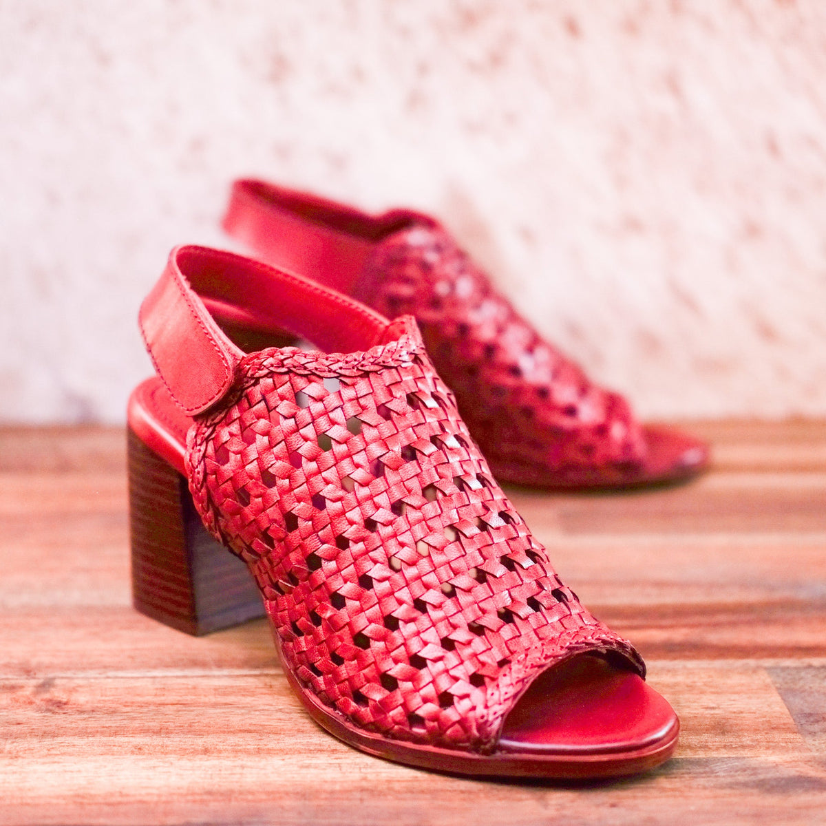 Via Nova - Krunch - Women’s Leather Sling Back Heel