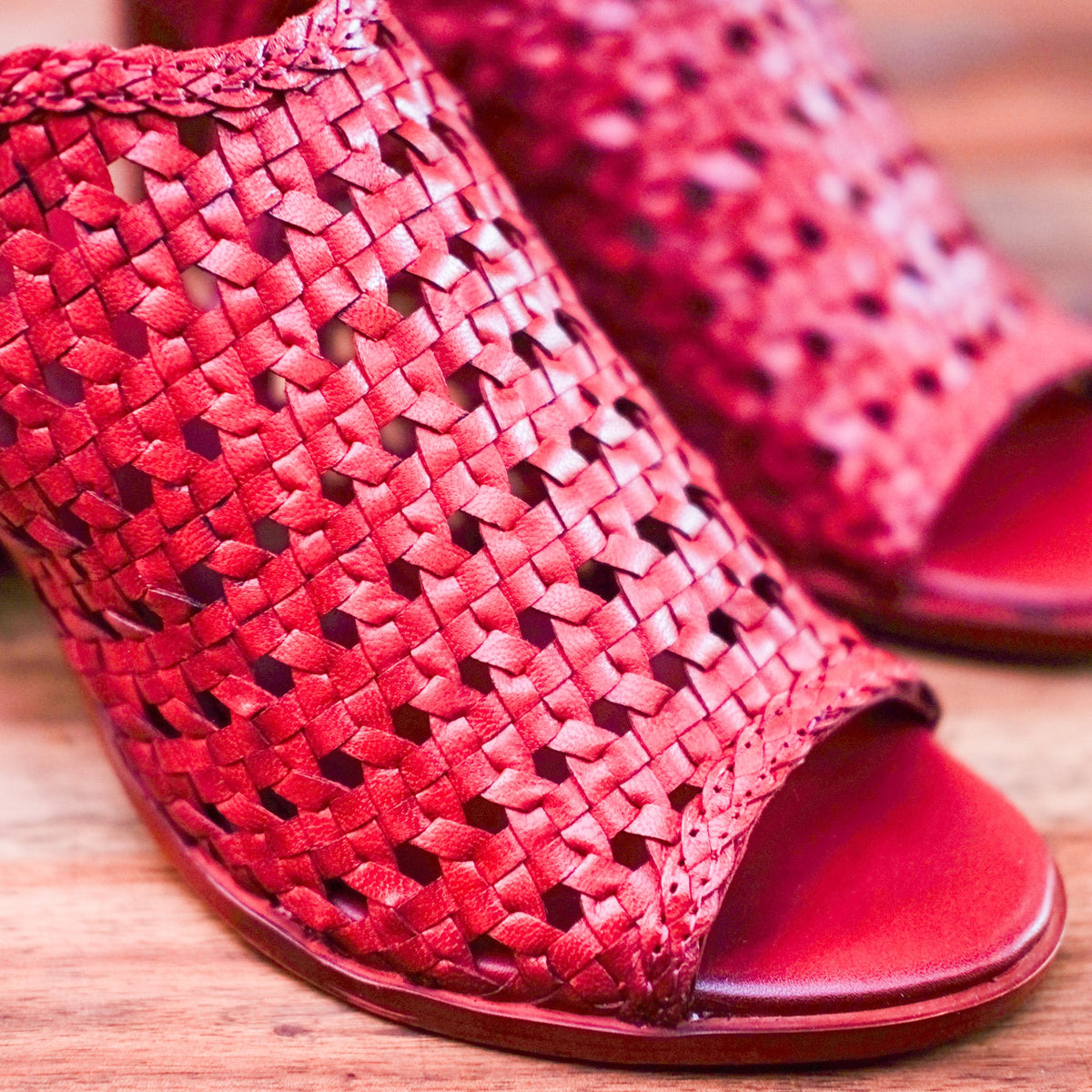 Via Nova - Krunch - Women’s Leather Sling Back Heel