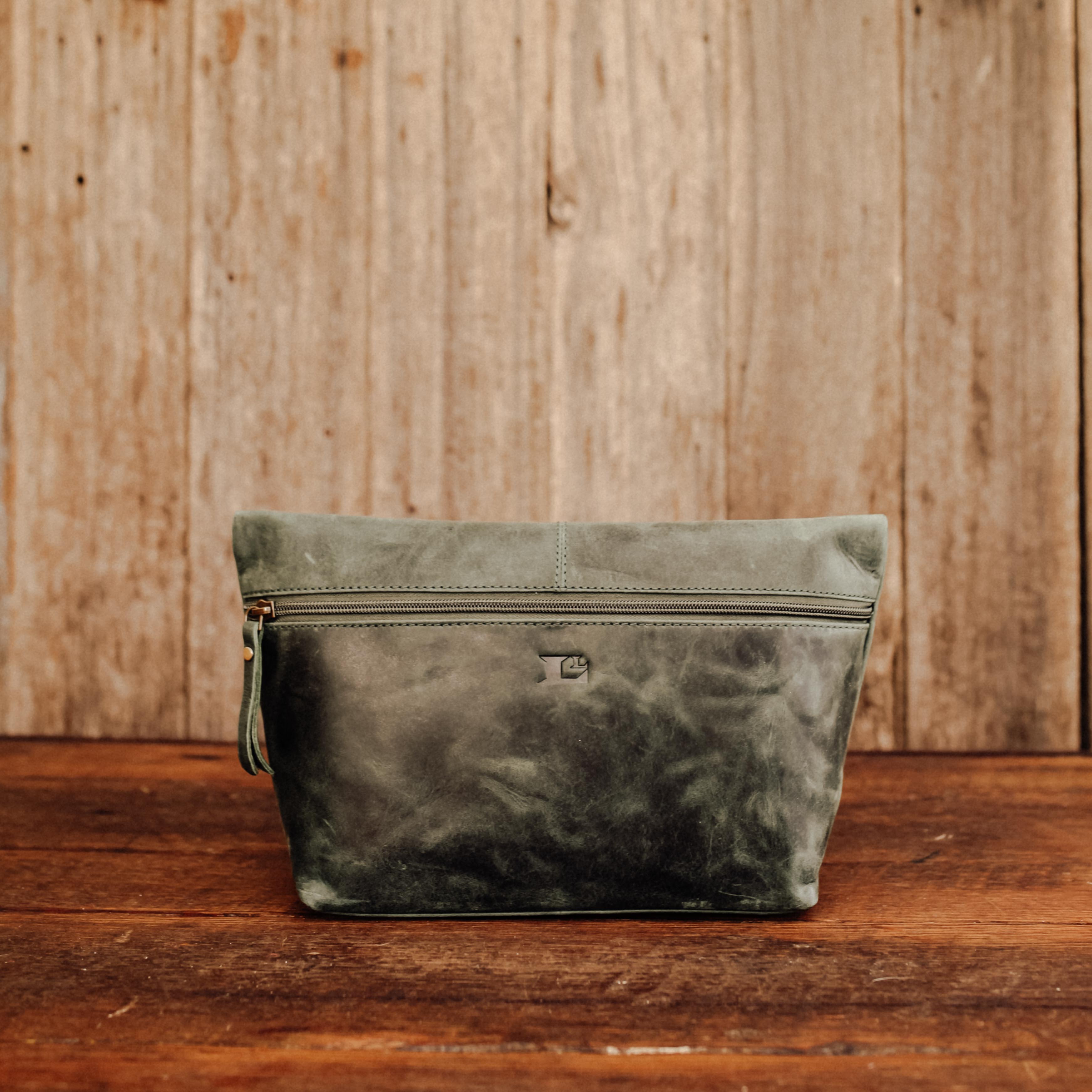 Lake Leather - Granville- Unisex Wetpack Leather Toiletry Bag