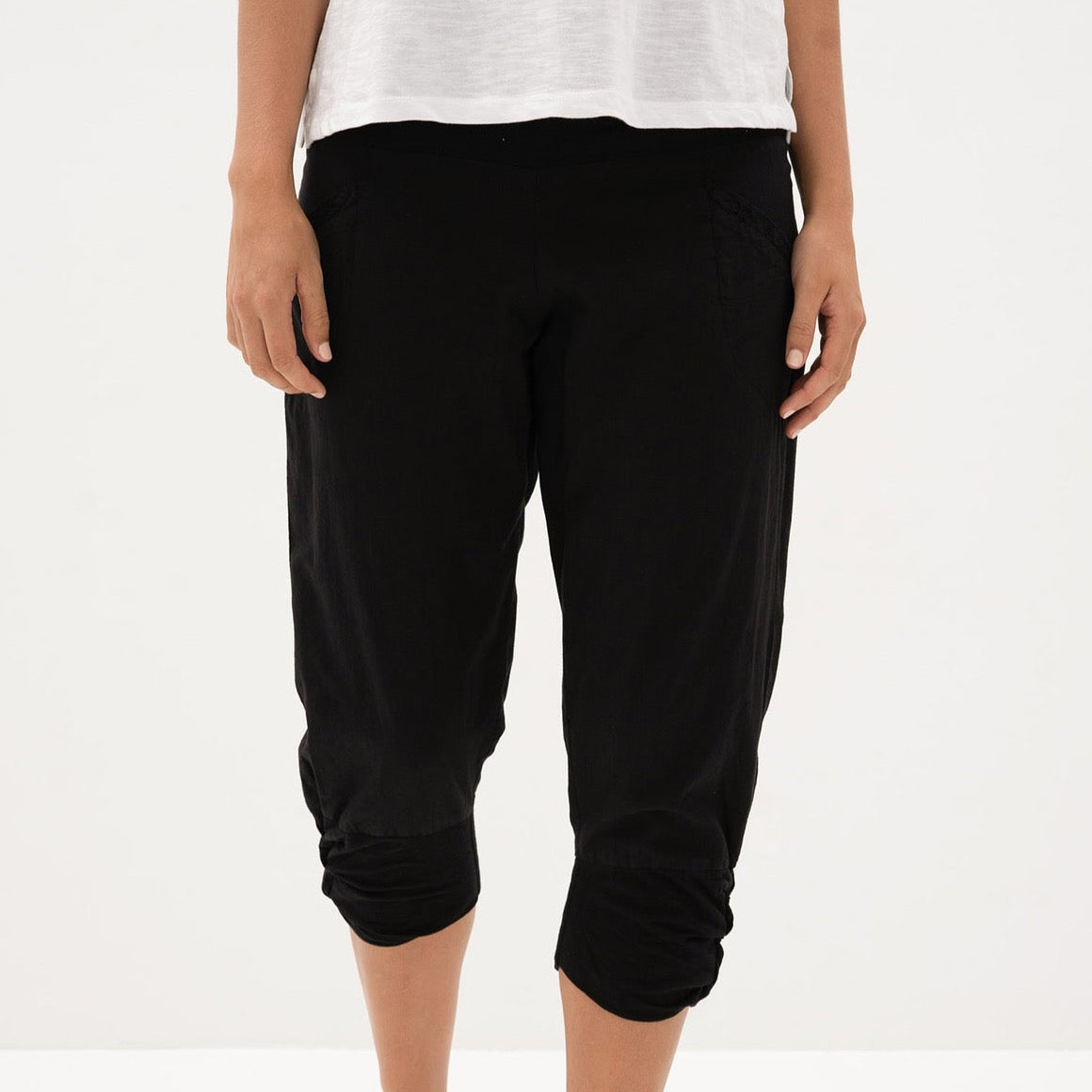 Humidity - Castaway - Women's Cotton ¾ Pant