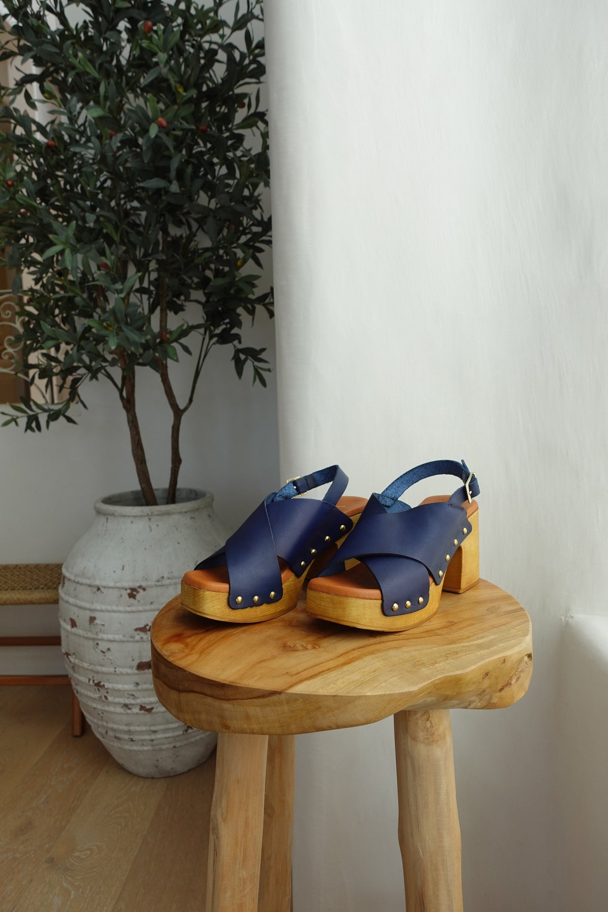 Vayah - Phoebe - Women’s Navy Leather Platform