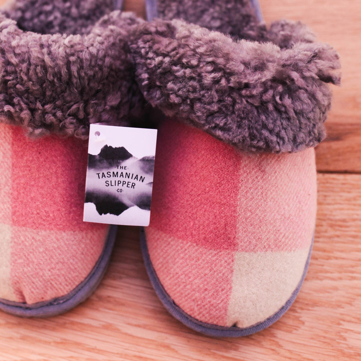 Tas Slipper Co - Derwent - Unisex Blanket Scuff Slipper