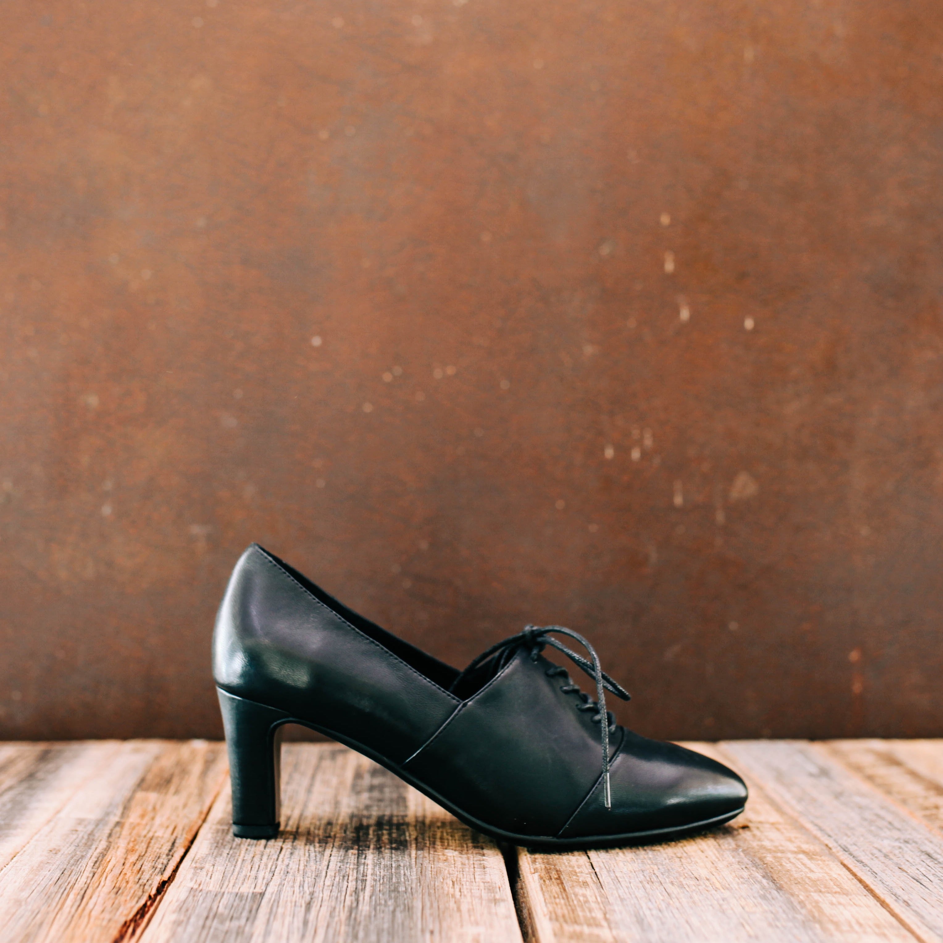 Django & Juliette - Theia - Women's Lace-up Mid Heel