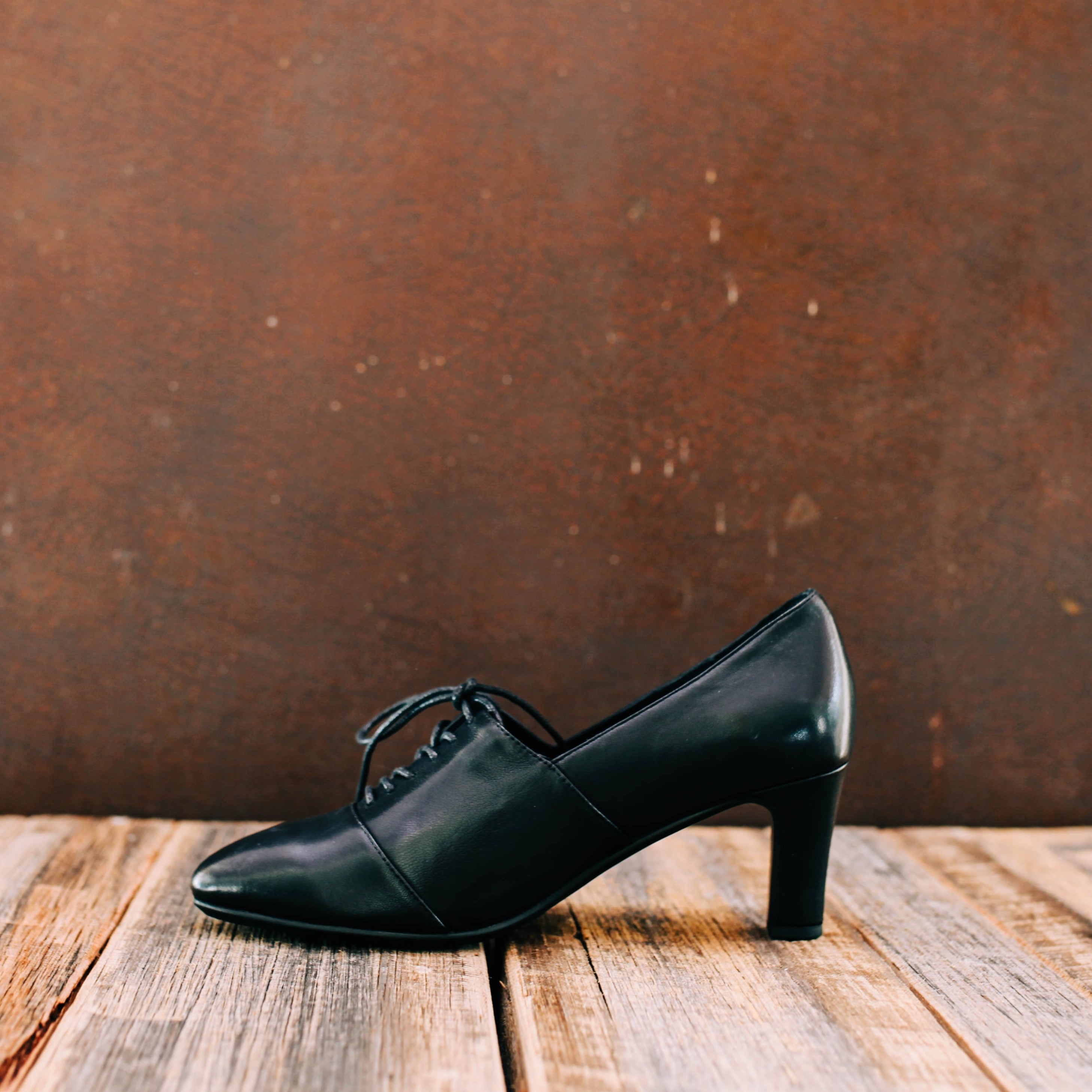 Django & Juliette - Theia - Women's Lace-up Mid Heel