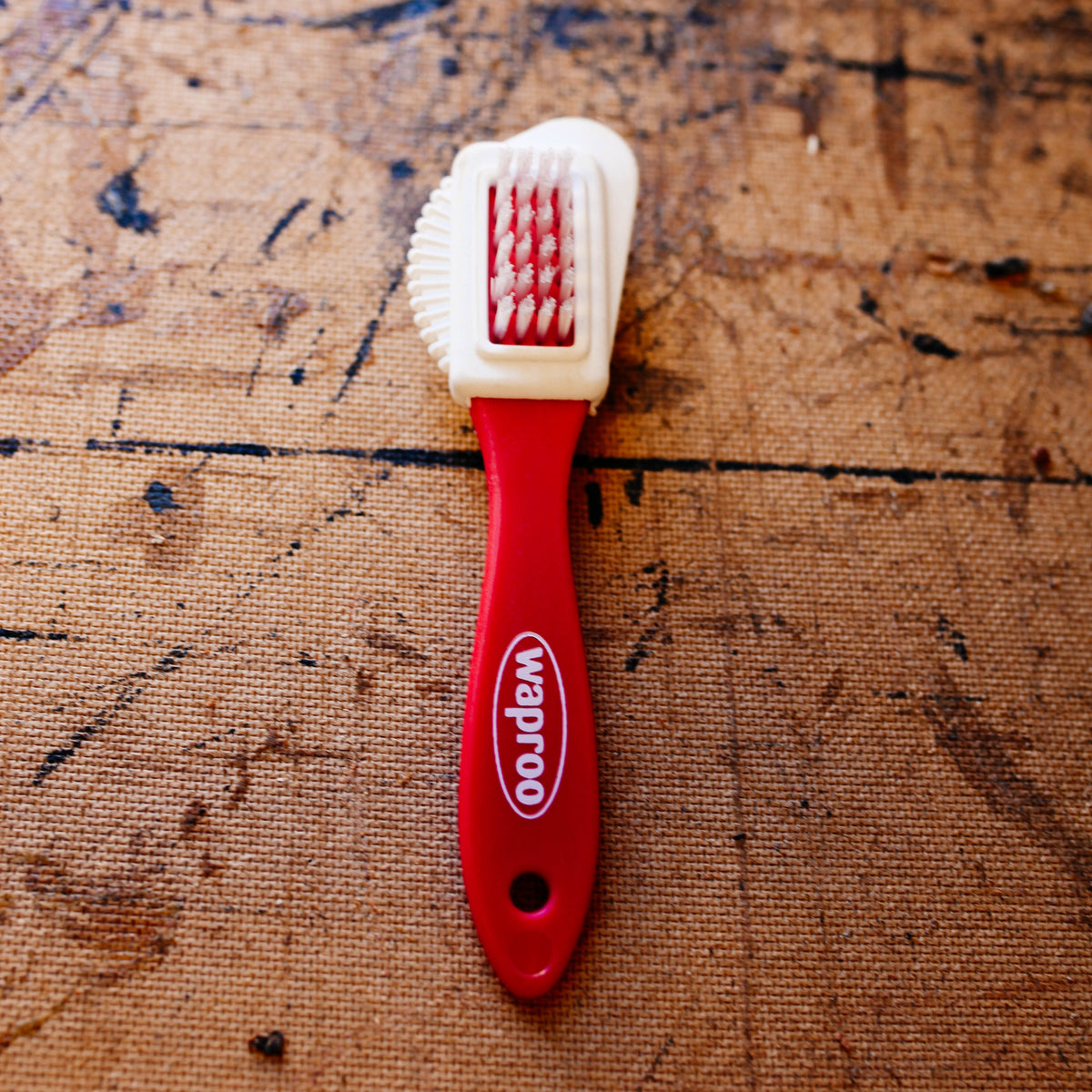 Waproo - Suede Brush - Nylon Bristle Brush
