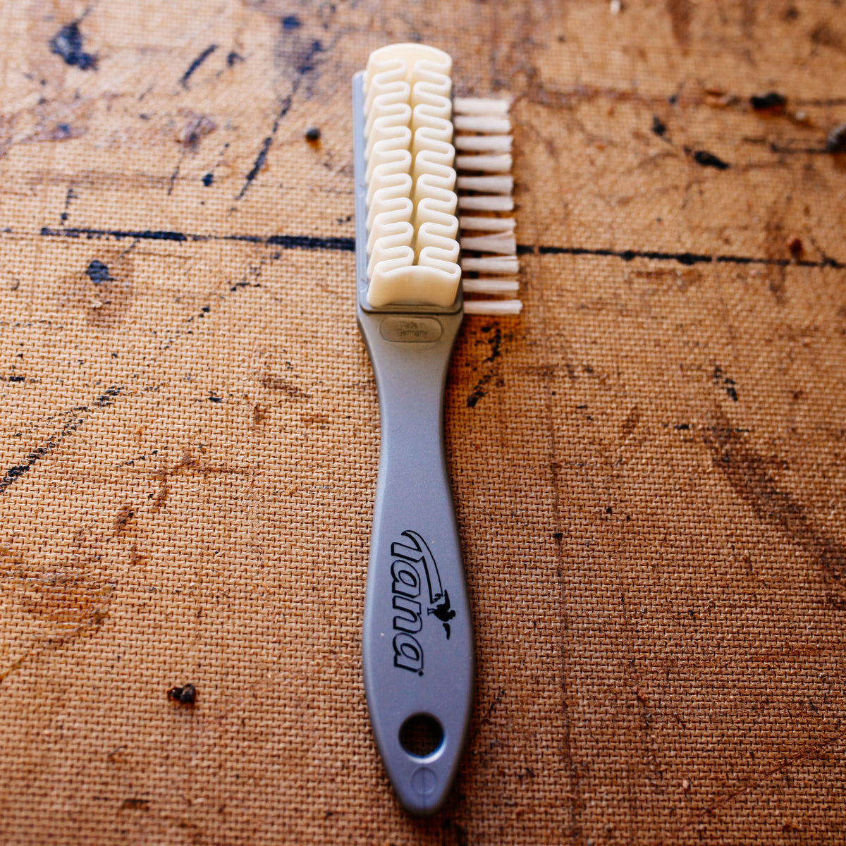Tana - Crepe Brush - Suede and Nubuck Brush