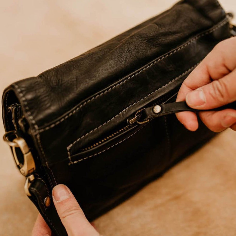 Lake Leather - Ellendale - Women's Small Leather Crossbody Clutch