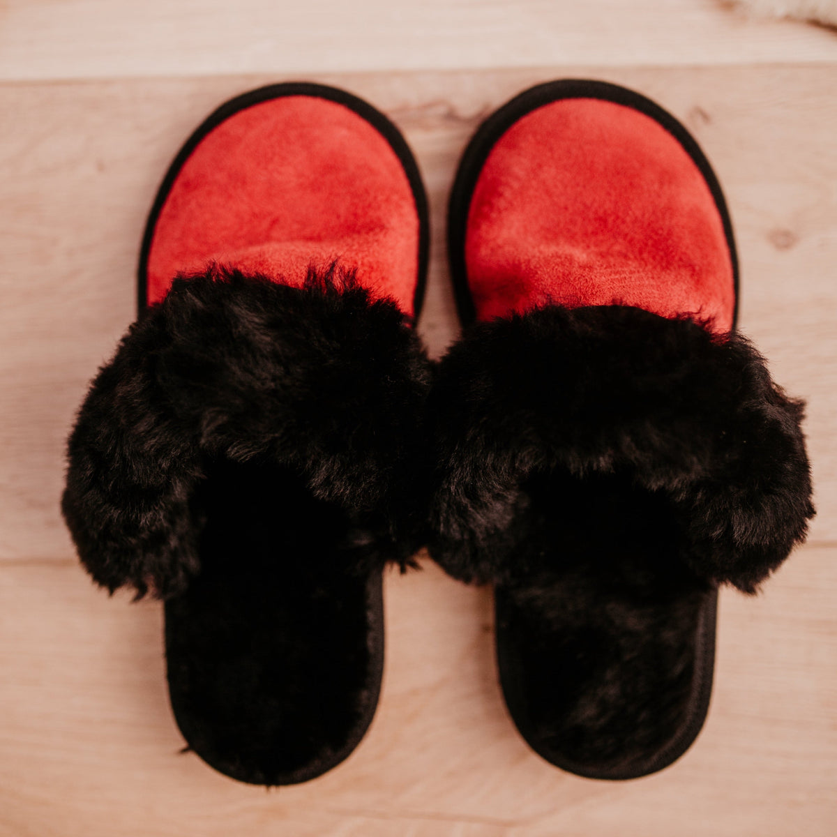 Tas Slipper Co - Inglis - Unisex Raspberry Red Sheepskin Slipper
