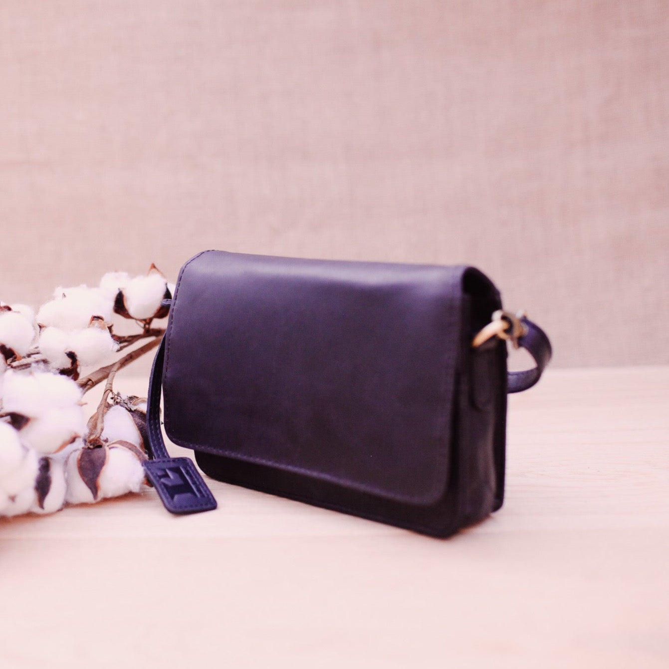 Lake Leather - Bridgenorth- Women's Organiser Leather Crossbody Bag